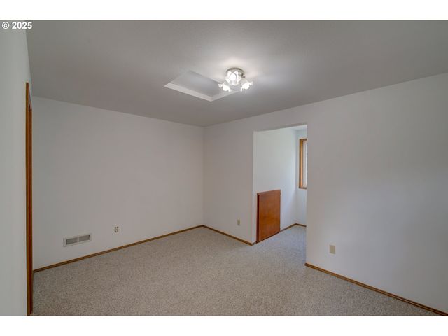 34009 TERRITORY Rd, Oysterville, WA 98641