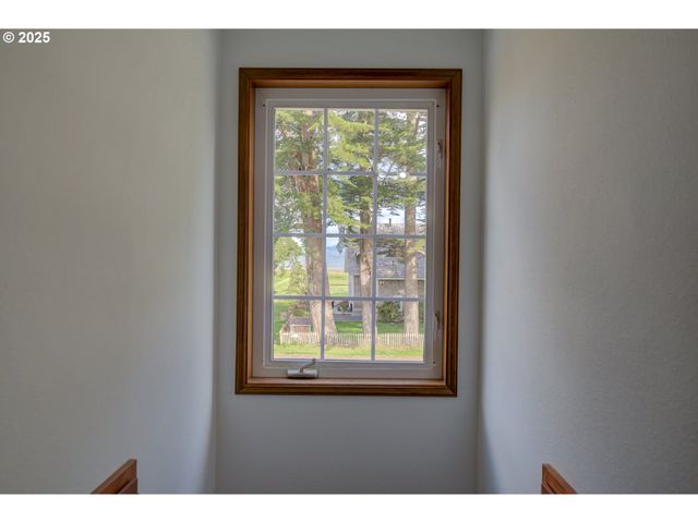 34009 TERRITORY Rd, Oysterville, WA 98641