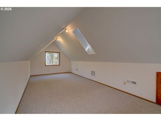 34009 TERRITORY Rd, Oysterville, WA 98641