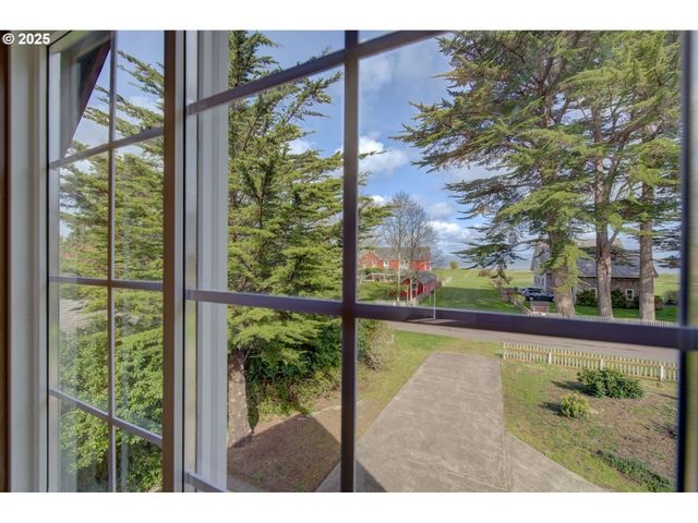 34009 TERRITORY Rd, Oysterville, WA 98641