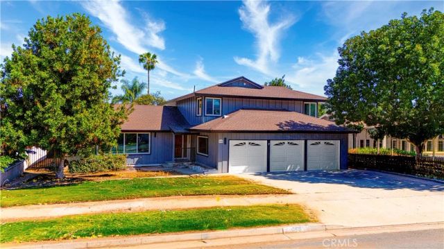 645 Lancer Ln, Corona, CA 92879