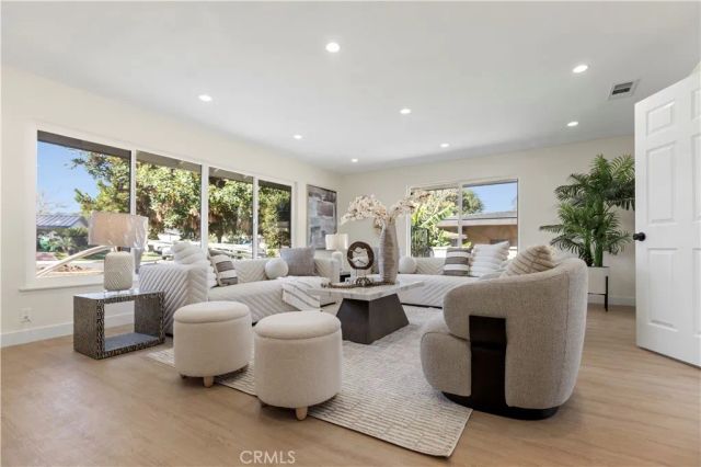 645 Lancer Ln, Corona, CA 92879