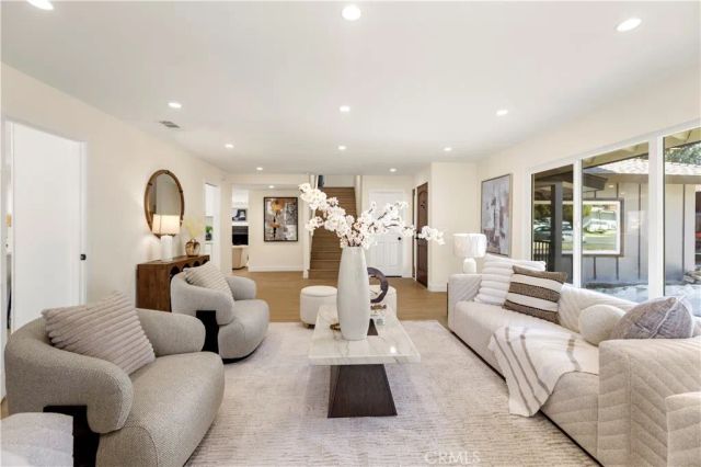 645 Lancer Ln, Corona, CA 92879