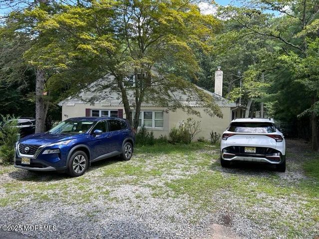401-403 Glenn Road, Jackson, NJ 08527