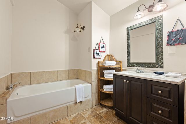 4346 Grindstone Ridge Road, Pigeon Forge, TN 37863