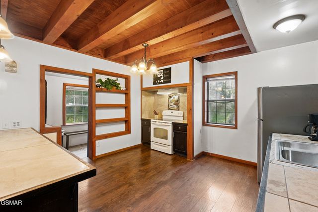 4346 Grindstone Ridge Road, Pigeon Forge, TN 37863
