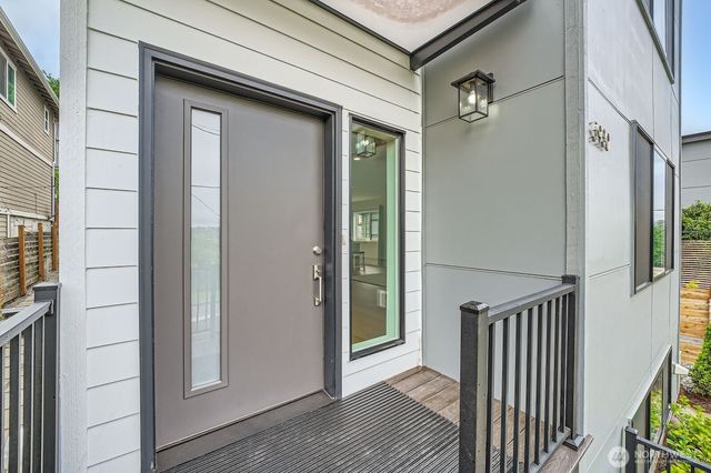 5930 18th Avenue S, Seattle, WA 98108