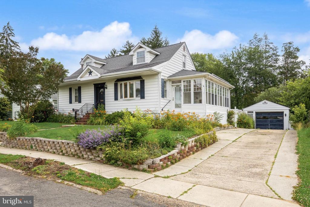 57 S TERRACE AVE, Maple Shade, NJ 08052