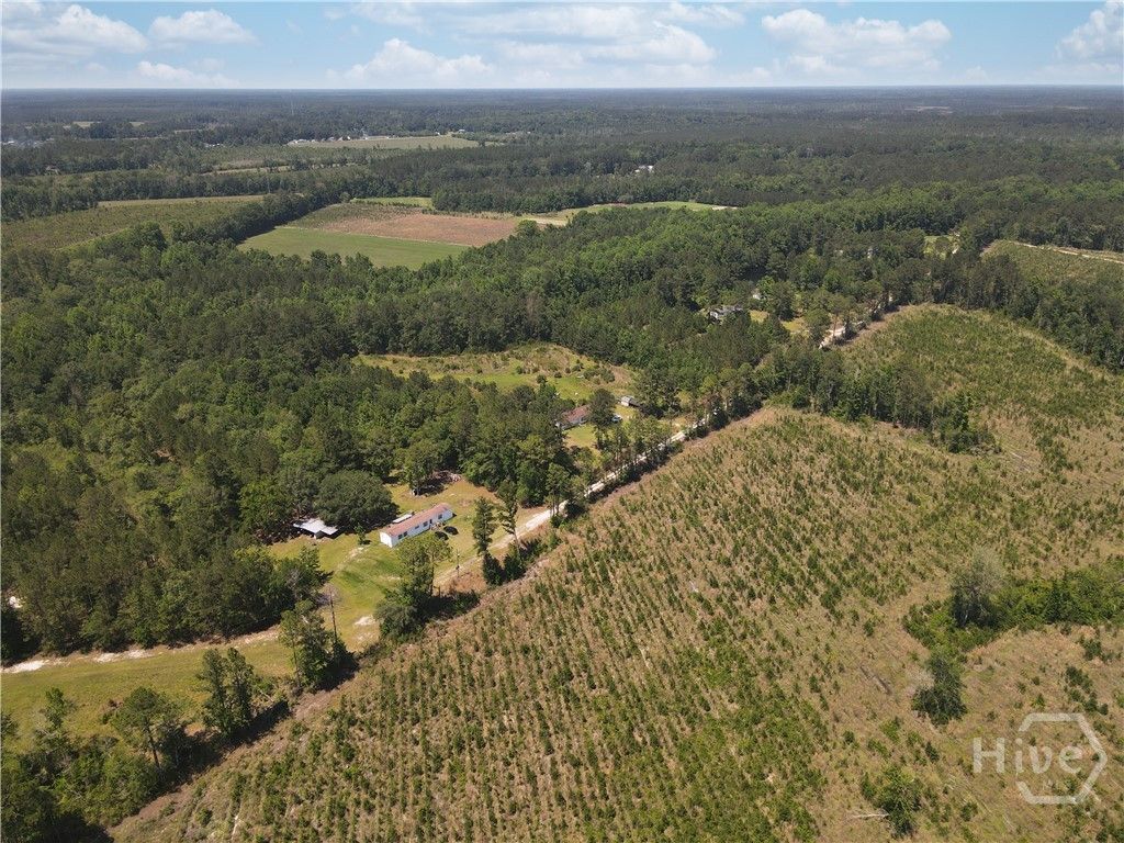 Image 11 of property listing at 260 Moore Road, Guyton, GA 31312