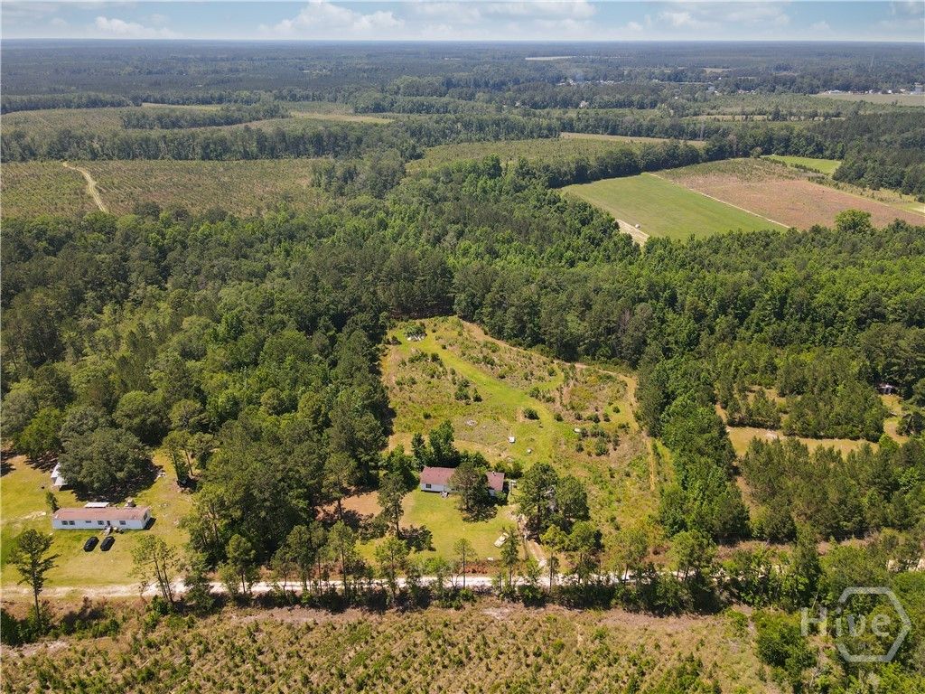 Image 5 of property listing at 260 Moore Road, Guyton, GA 31312