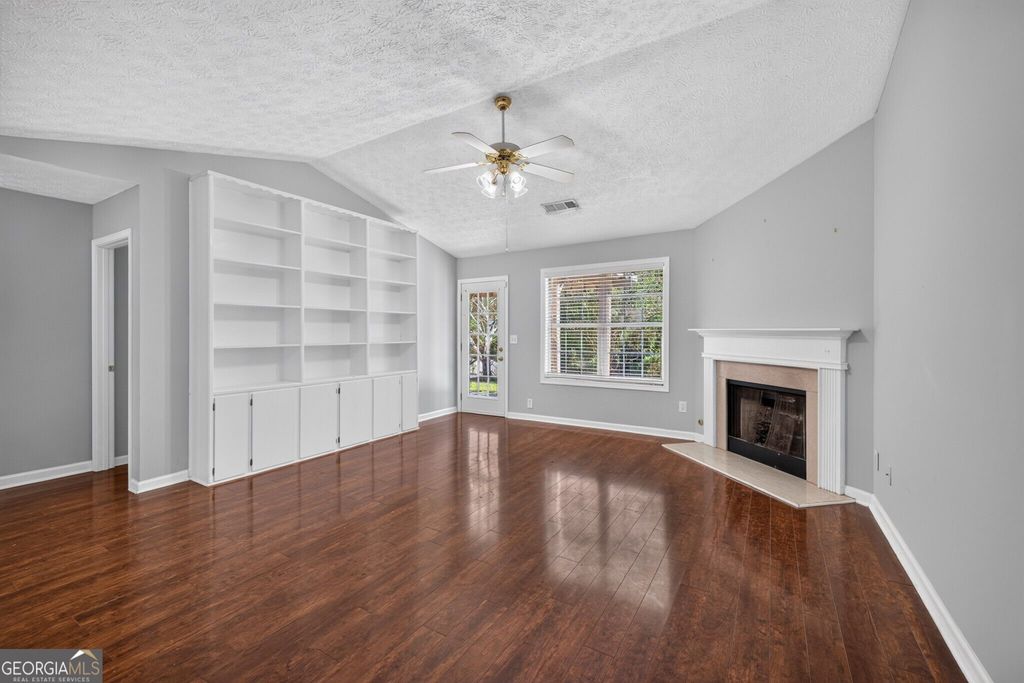 6285 Huntcliff Drive, Flowery Branch, GA 30542 — photo 5