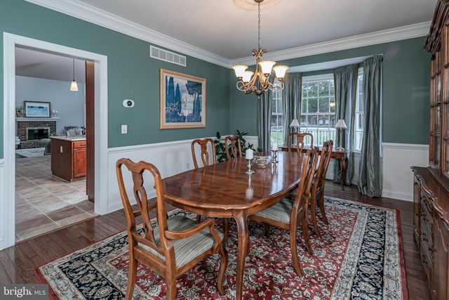 10 CAROLINE DR, Princeton, NJ 08540