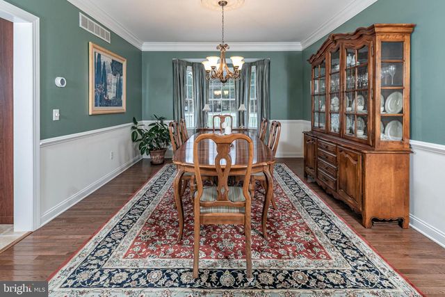 10 CAROLINE DR, Princeton, NJ 08540