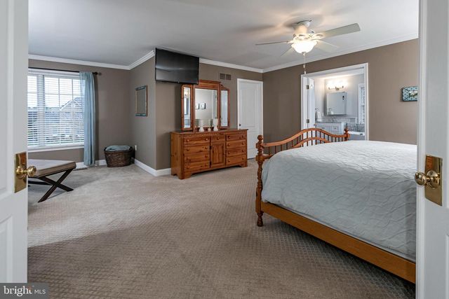 10 CAROLINE DR, Princeton, NJ 08540