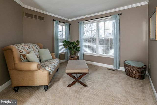 10 CAROLINE DR, Princeton, NJ 08540