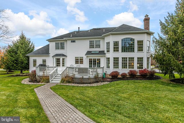 10 CAROLINE DR, Princeton, NJ 08540