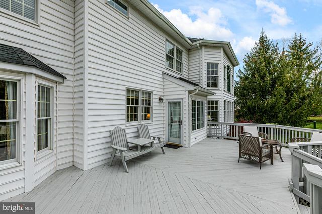 10 CAROLINE DR, Princeton, NJ 08540