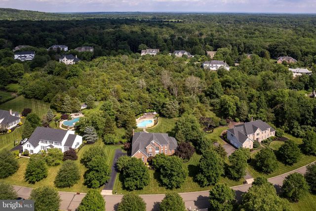 10 CAROLINE DR, Princeton, NJ 08540