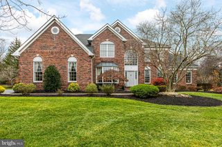 10 CAROLINE DR, Princeton, NJ 08540