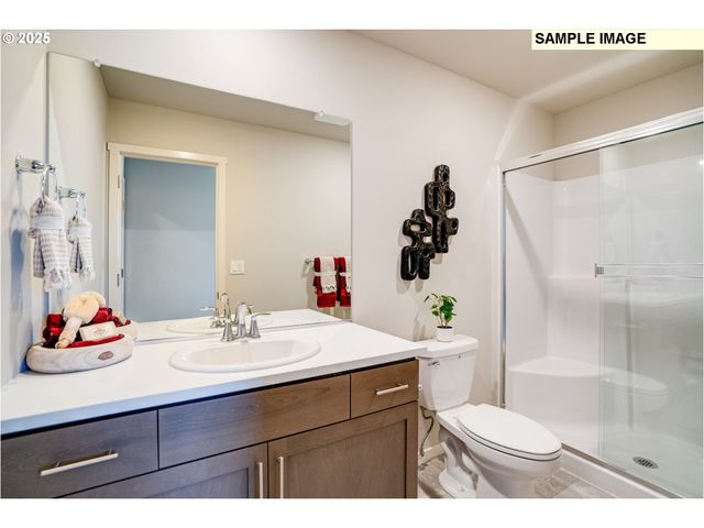 2444 Sawtelle Dr, Woodburn, OR 97071