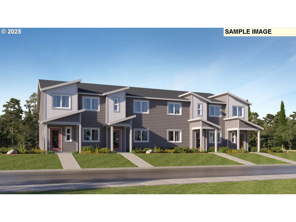 2444 Sawtelle Dr, Woodburn, OR 97071