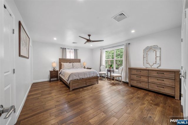 322 E Midland Avenue, Paramus, NJ 07652