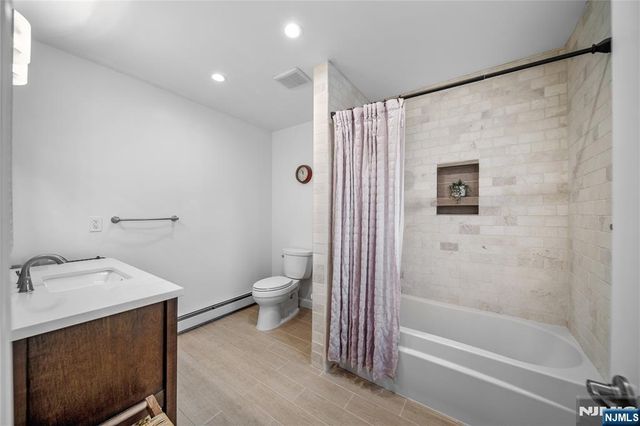 322 E Midland Avenue, Paramus, NJ 07652