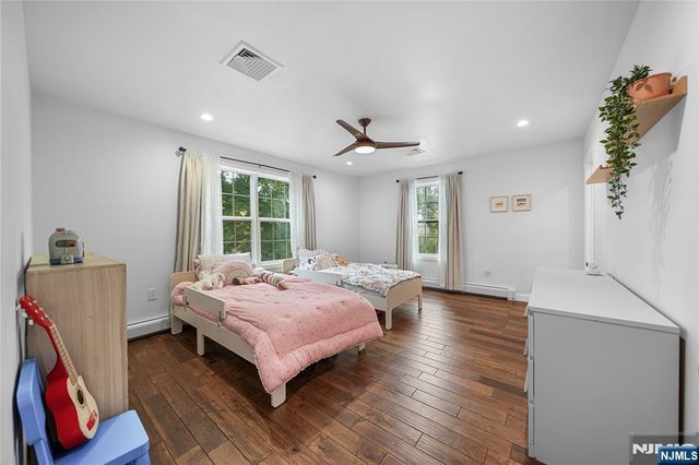 322 E Midland Avenue, Paramus, NJ 07652