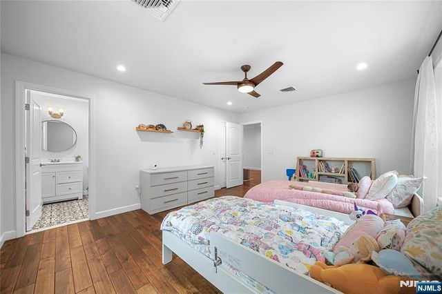 322 E Midland Avenue, Paramus, NJ 07652