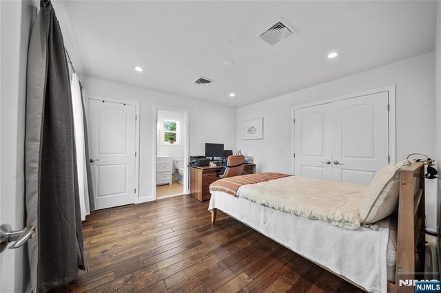 322 E Midland Avenue, Paramus, NJ 07652