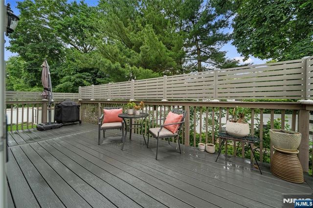 322 E Midland Avenue, Paramus, NJ 07652