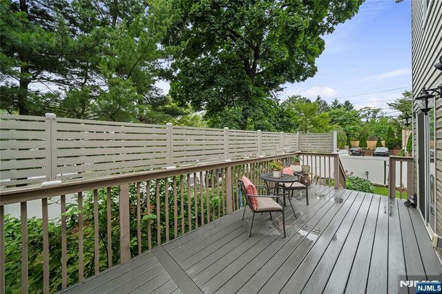 322 E Midland Avenue, Paramus, NJ 07652