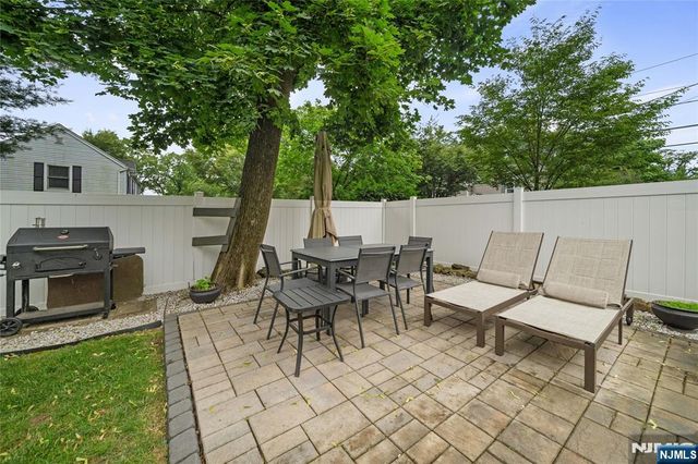 322 E Midland Avenue, Paramus, NJ 07652