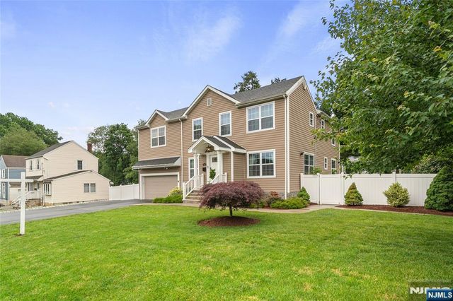 322 E Midland Avenue, Paramus, NJ 07652