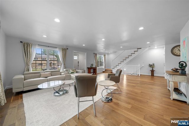 322 E Midland Avenue, Paramus, NJ 07652