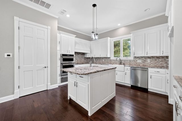 1201 Robbins Road, Athens, TX 75751