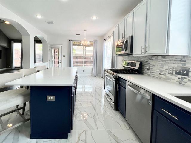6902 Westover Drive, Rowlett, TX 75089