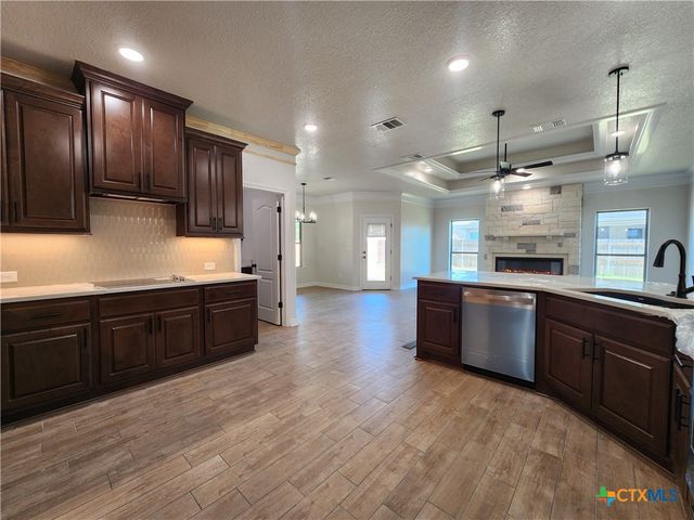 806 Eagle Heights Drive, Salado, TX 76571