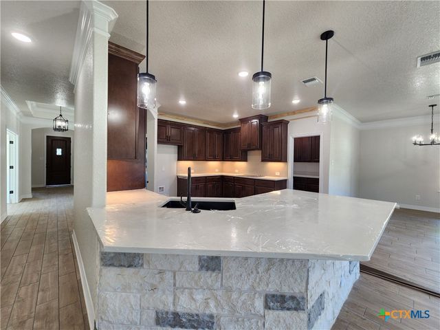 806 Eagle Heights Drive, Salado, TX 76571