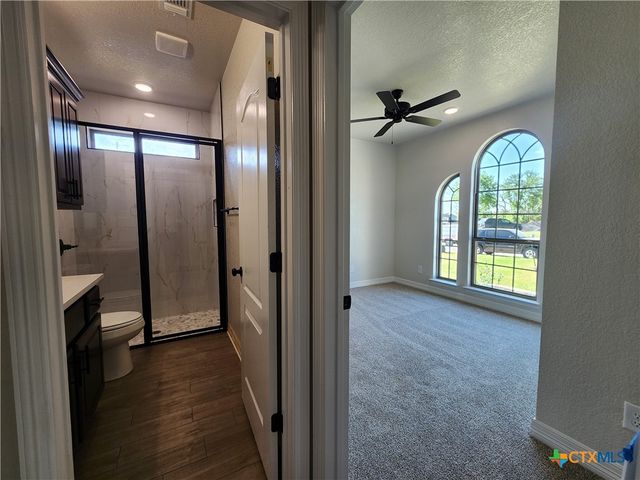 806 Eagle Heights Drive, Salado, TX 76571