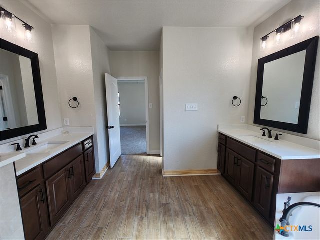 806 Eagle Heights Drive, Salado, TX 76571