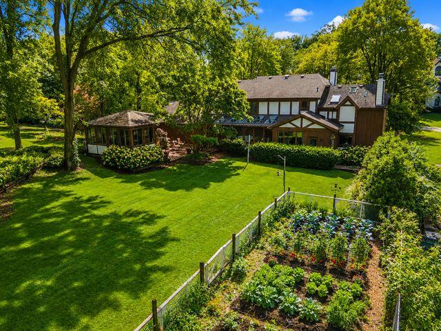 1211 S Grove Avenue, Barrington, IL 60010