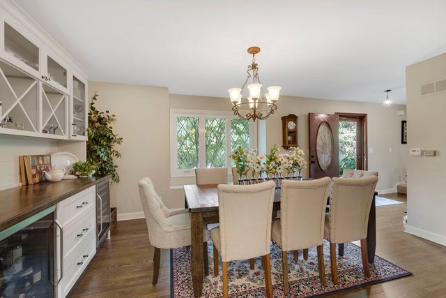 1211 S Grove Avenue, Barrington, IL 60010