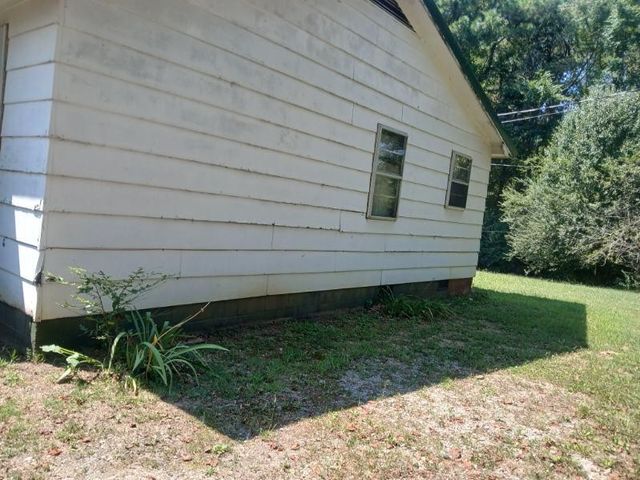 22 Elmer Miller RD, Trenton, TN 38382