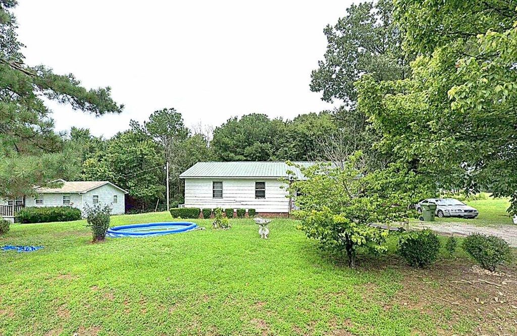 22 Elmer Miller RD, Trenton, TN 38382