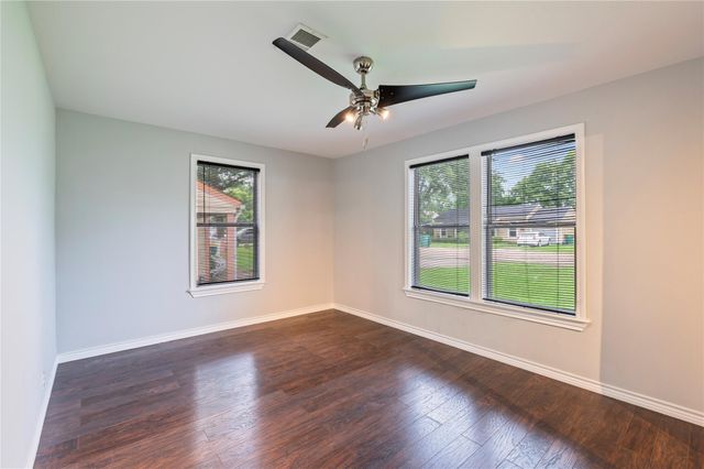 423 Elmo Street, La Marque, TX 77568