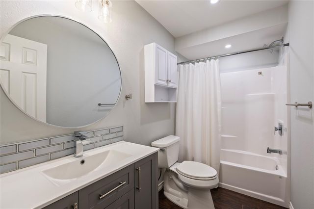 423 Elmo Street, La Marque, TX 77568