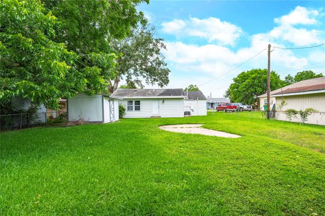 423 Elmo Street, La Marque, TX 77568