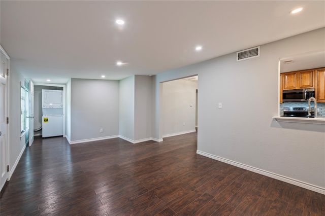 423 Elmo Street, La Marque, TX 77568