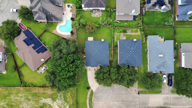 9002 Sundown Drive, Pearland, TX 77584